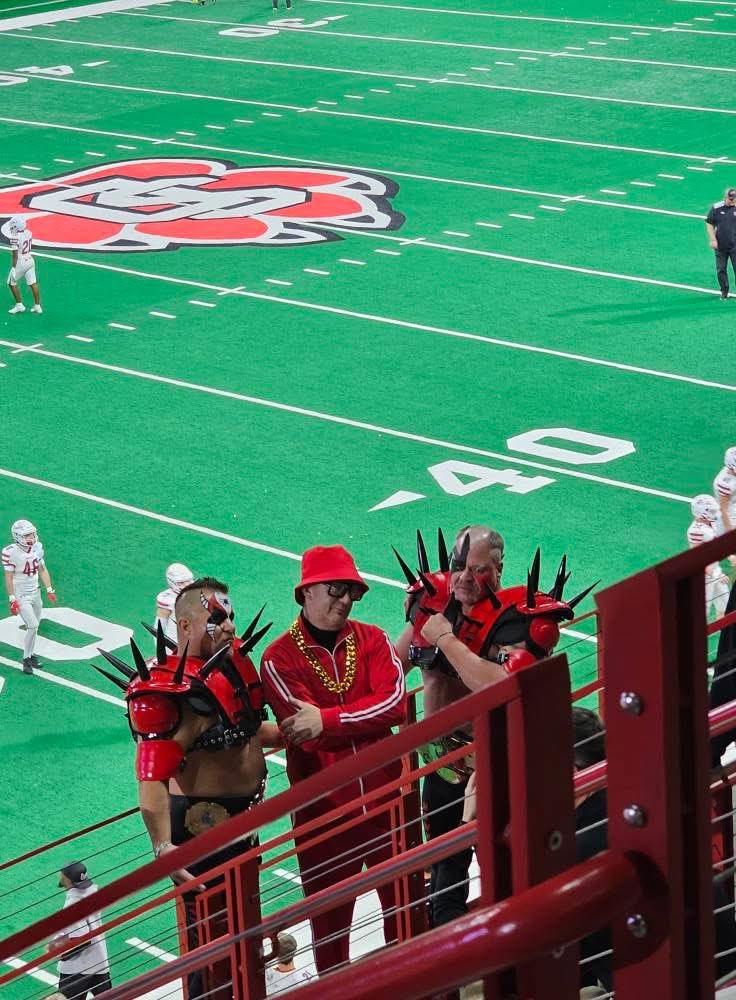 MidwestAllPro's tweet image. In Vermillion,SD at the Dakota Dome #SDFootball25 OOOOH WHAT A RUSH!!! #BVvsSFLincoln @RWAnimal @JLaurinaitis55