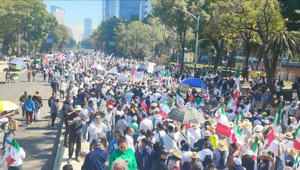 pedroferriz3's tweet image. Puros BOTS 

Este es el pueblo que hoy reprimió 
Éste es el pueblo del que se burlaron