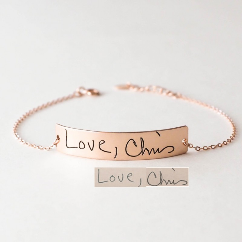 alluniqueness's tweet image. Wear their cherished touch always with our unique #CustomHandwritingBracelet. A truly lovely way to keep memories near. This #PersonalisedKeepsake jewellery makes a perfect, comfy #MemorialSignatureGift. Crafted with love. alluniqueness.com/Custom-Handwri…
