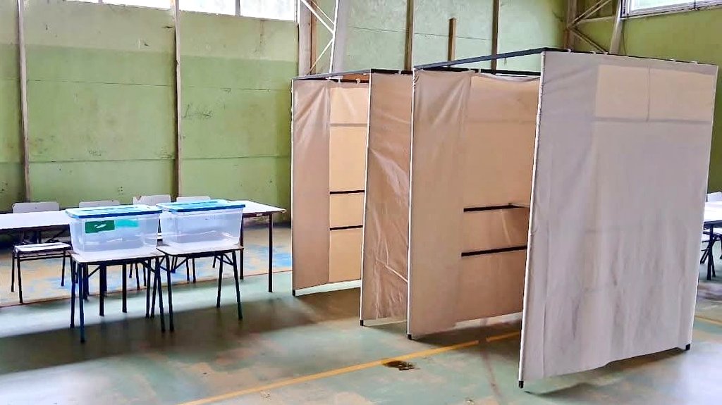 2016cruce's tweet image. Todo listo para las elecciones de este domingo, ya se encuentran implementadas las 22 mesas en comuna de #Máfil