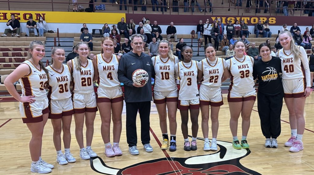 Lady_Mavs_Bball's tweet photo. Tonight we honored Coach @KnoyJeff on his 300th career win. Got 301 tonight! Congrats Coach! 

#gomavs #leader https://t.co/lSzksBWydu