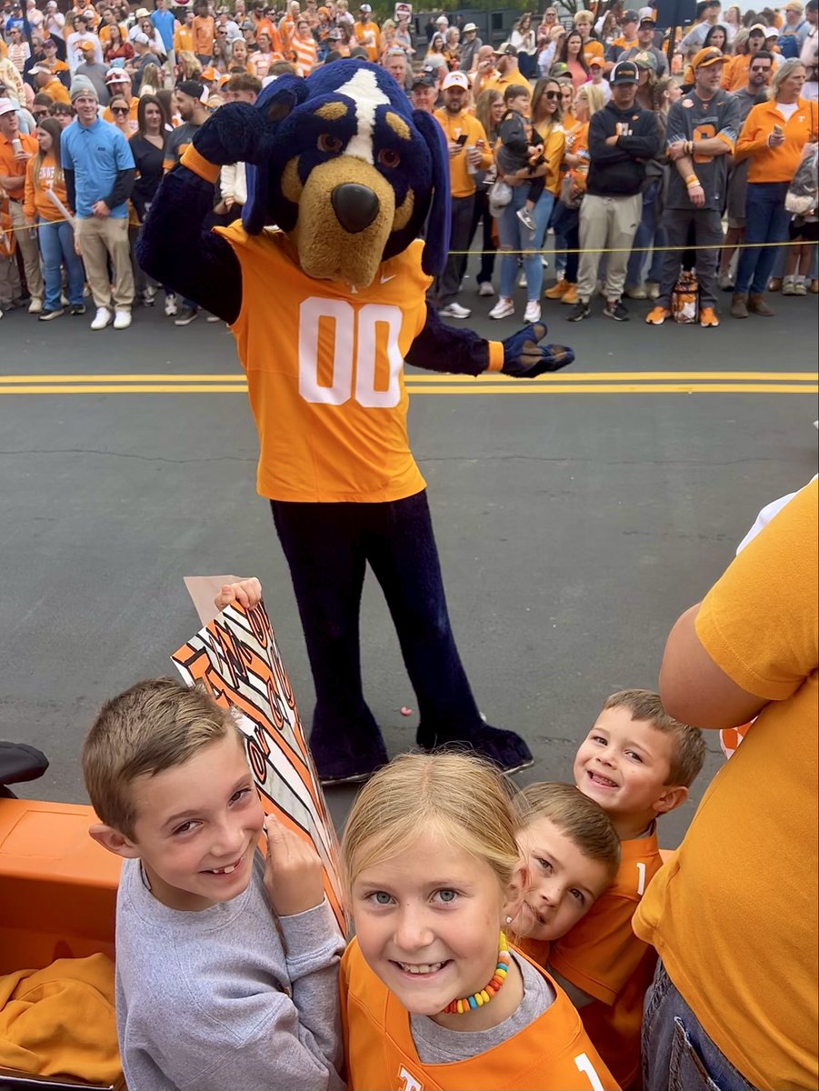 Amy Broadrick tweet media