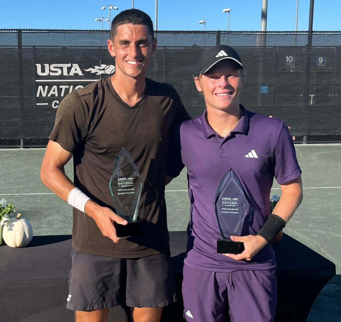 NCAA Draws Out, with Men's Seeds Avoiding Zheng and Suresh in Round 1; Stoiana and Payne Advance to Pro Circuit Finals; All Buckeye Final in Columbus M25; Cassone and Kozlov Meet for Champaign Title; Exsted Claims Another Doubles Title:
tenniskalamazoo.blogspot.com/2025/11/ncaa-d…