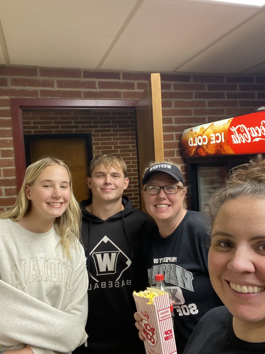 Lady Panthers with a conference W over LCC, and an A+ concessions crew makes for a great night!!! 🐾