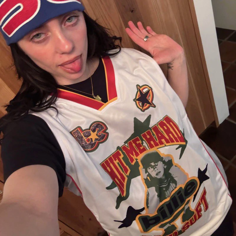 BillieSpotify_'s tweet photo. Billie Eilish songs that had their biggest streaming day... on Spotify yesterday (14/Nov/25):

— Since July:
THE DINER — 271,041 (+6.77%)
Your Power — 217,323 (+9.15%)

— Since June:
bellyache — 415,203 (+4.86%)
my strange addiction — 226,685 (+2.90%)
come out and play — 90,010 (+4.68%)

— Since May:
everything i wanted — 808,081 (+0.96%)
ilomilo — 253,570 (+4.65%)