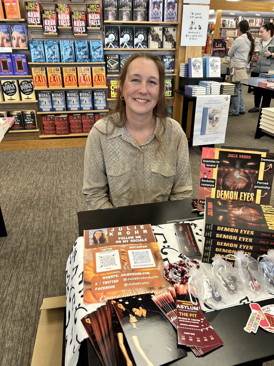 JulieKrohnAuthr's tweet image. My first author signing was today! Huge thank yous go out to the B&amp;amp;N in Fort Wayne, IN and to all those who came out!! 💕💕