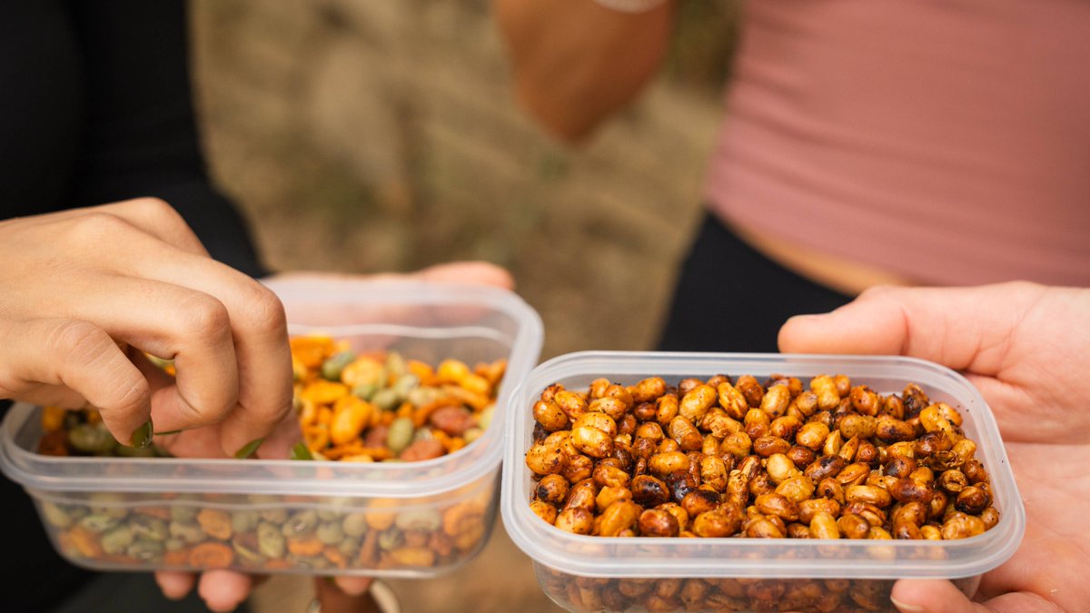 🩺 November is #DiabetesAwarenessMonth
Soy foods like tofu, tempeh, edamame, and soymilk offer high-quality protein, healthy fats, and minimal saturated fat — all helpful for supporting blood sugar balance. 🌟
Learn more at soyconnection.com
#SoyConnection #USSoy