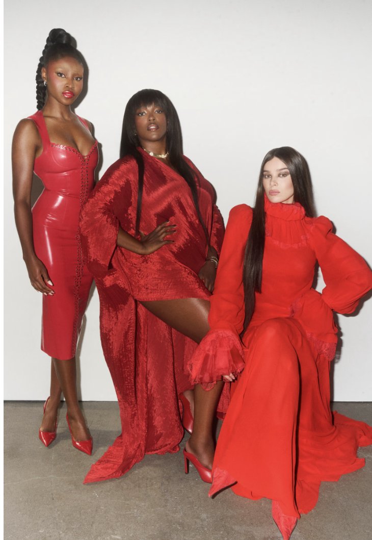 About_Hailee's tweet image. Come behind the scenes with #JaymeLawson, #WunmiMosaku, and #HaileeSteinfeld @HaileeSteinfeld | YouTube @YouTube | Elle Magazine @ELLEmagazine 
youtu.be/KGvZFNIHrMM?si…