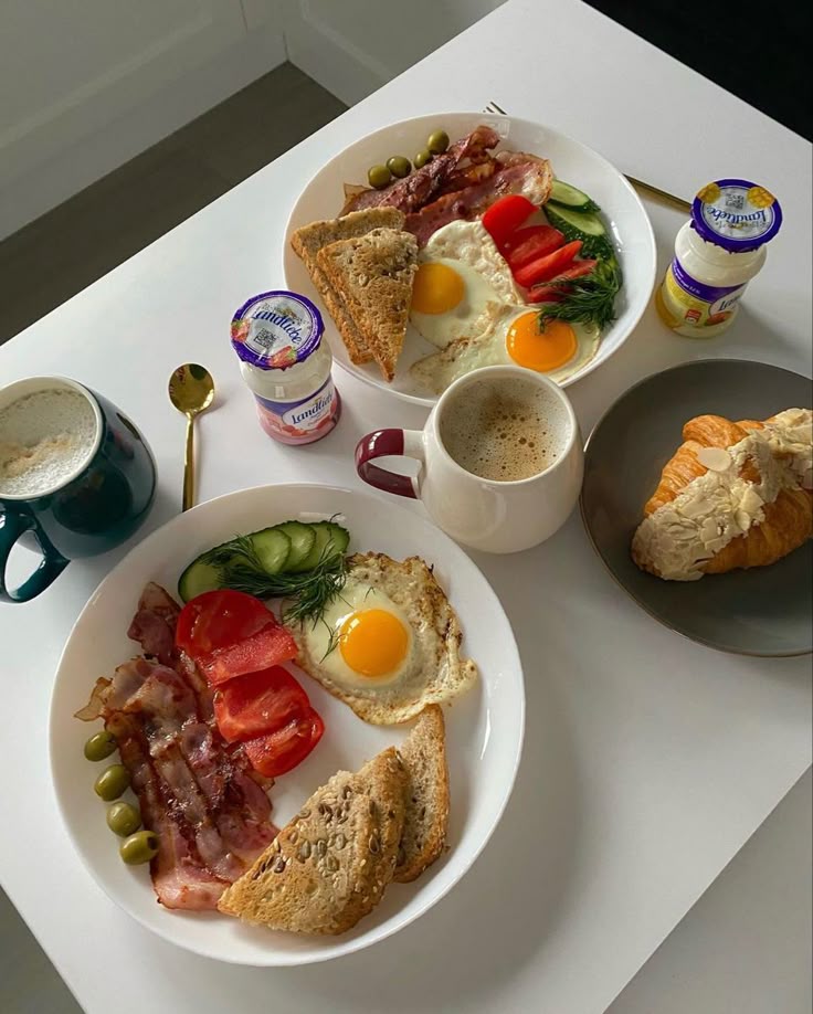 yappo_wcat's tweet image. 自分で作ったアメリカンブレックファスト、味が一番安心できる。