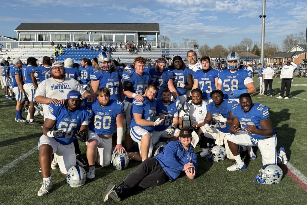 chrishatch00's tweet image. STATE CHAMPS!!! What a way to finish off the season and be crowned the best in NC! The spirit of the Old North trophy is staying  home in Brevard! 🌪️🅿️ @BrevardF5 #NadoNation #f5
