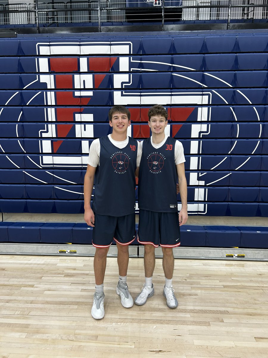 HHPatriotsBball's tweet photo. Blue/White Scrimmage Dunk &amp; 3 Point Contest https://t.co/Zbtm18v8Hp