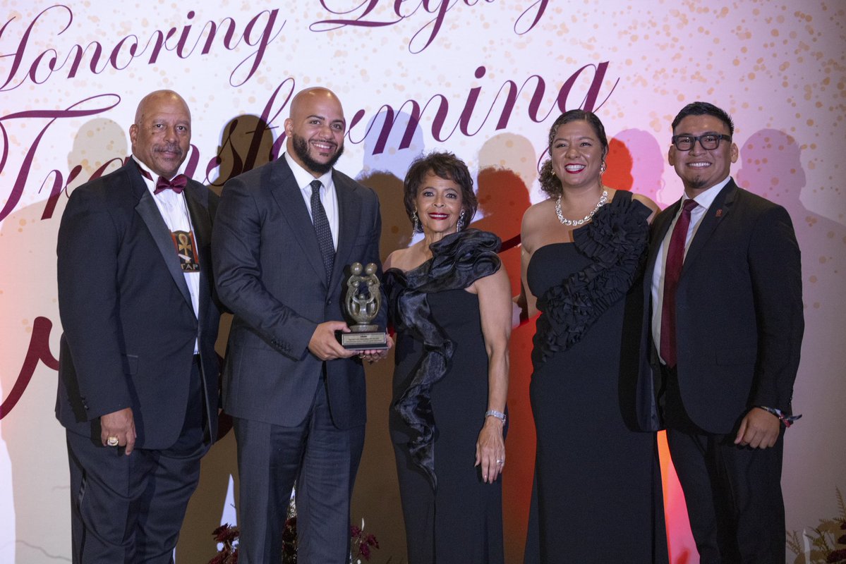 CSUDHPrezParham's tweet image. Last night’s gala celebrated the achievements of our students, and I was deeply honored to be recognized for my service as president. We also paid tribute to distinguished leaders and were grateful to share the night with our community partners and students, who make CSUDH thrive