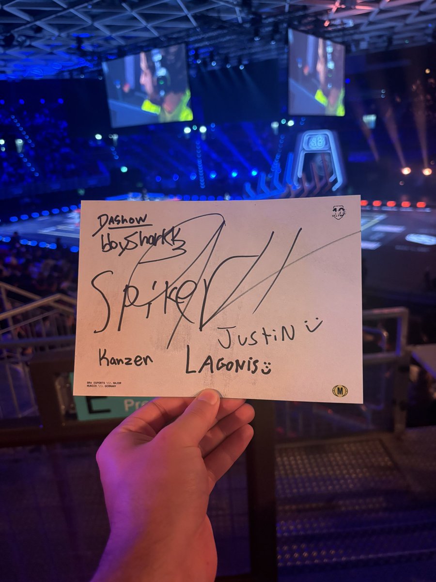 PalpatineR6's tweet image. Unreal to be able to see @MrBaee’s first major. I will travel this whole world to support the goats 🐐🐐. @dashR6s @R6SharKK_ @SpikerR6 @kanzenkyari @MrBaee
Time to be the underdogs again in Paris #stackthedeck