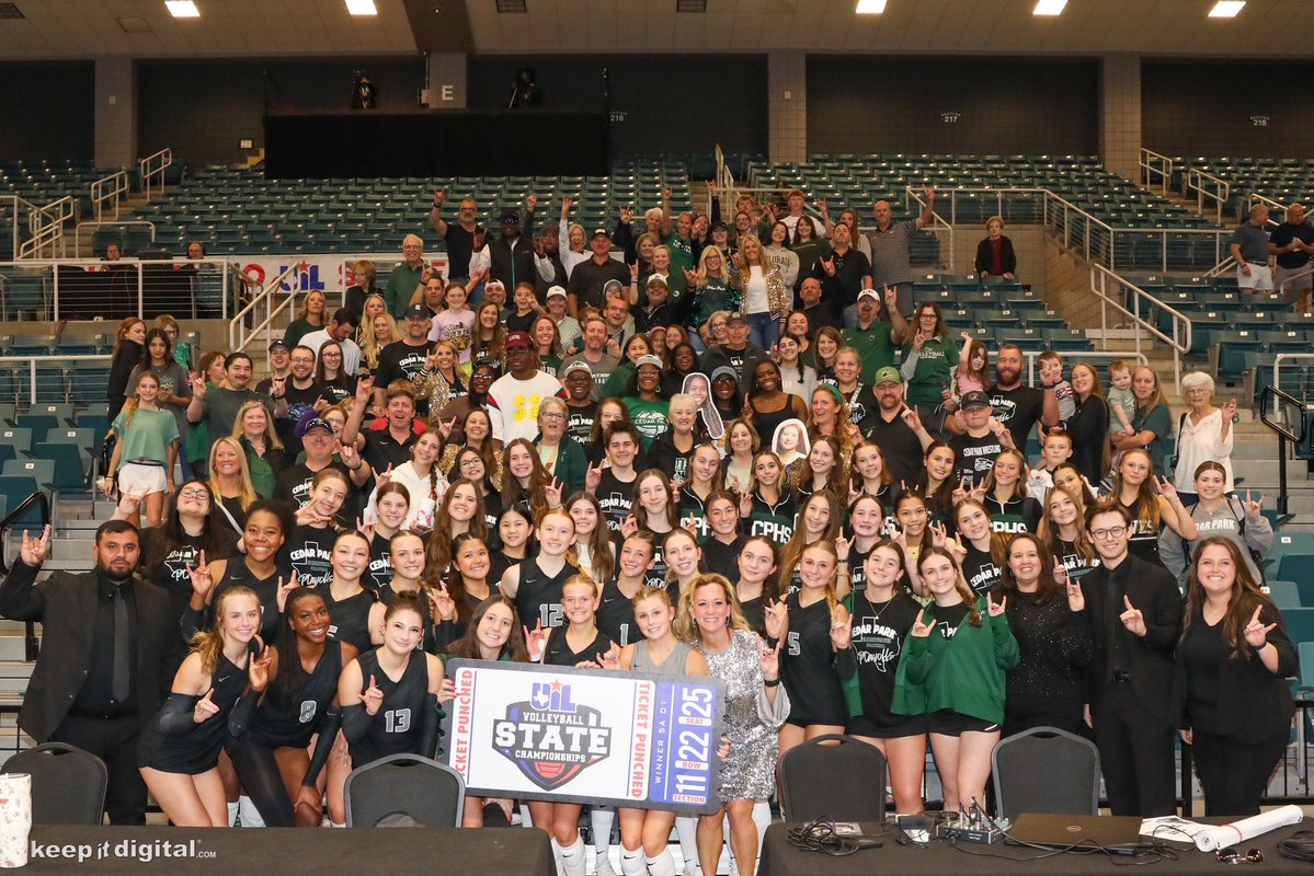 cphsvb2018's tweet image. This is our Timberwolf Community &amp;amp; Family! Let’s GO 💚🐺#CPProud #TheStandard #ForthepackWiththepack