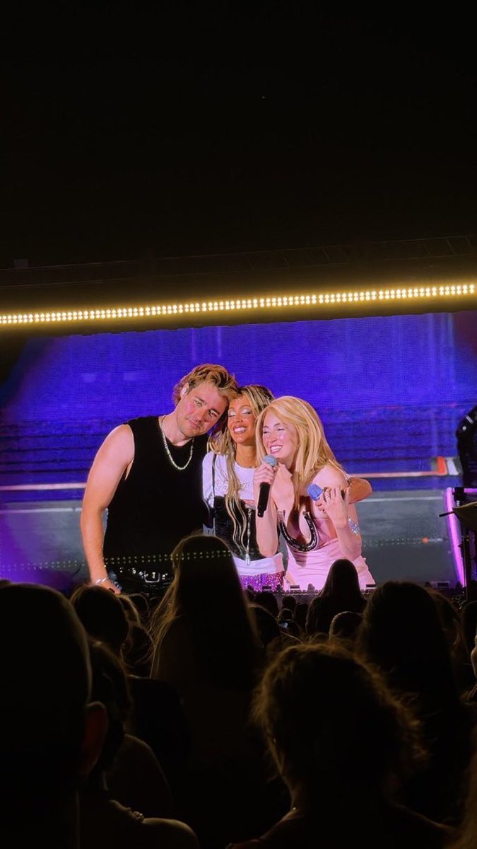 tinstoessel_ITA's tweet photo. QUESTA FOTO 💜 https://t.co/jM0I5r8zsN