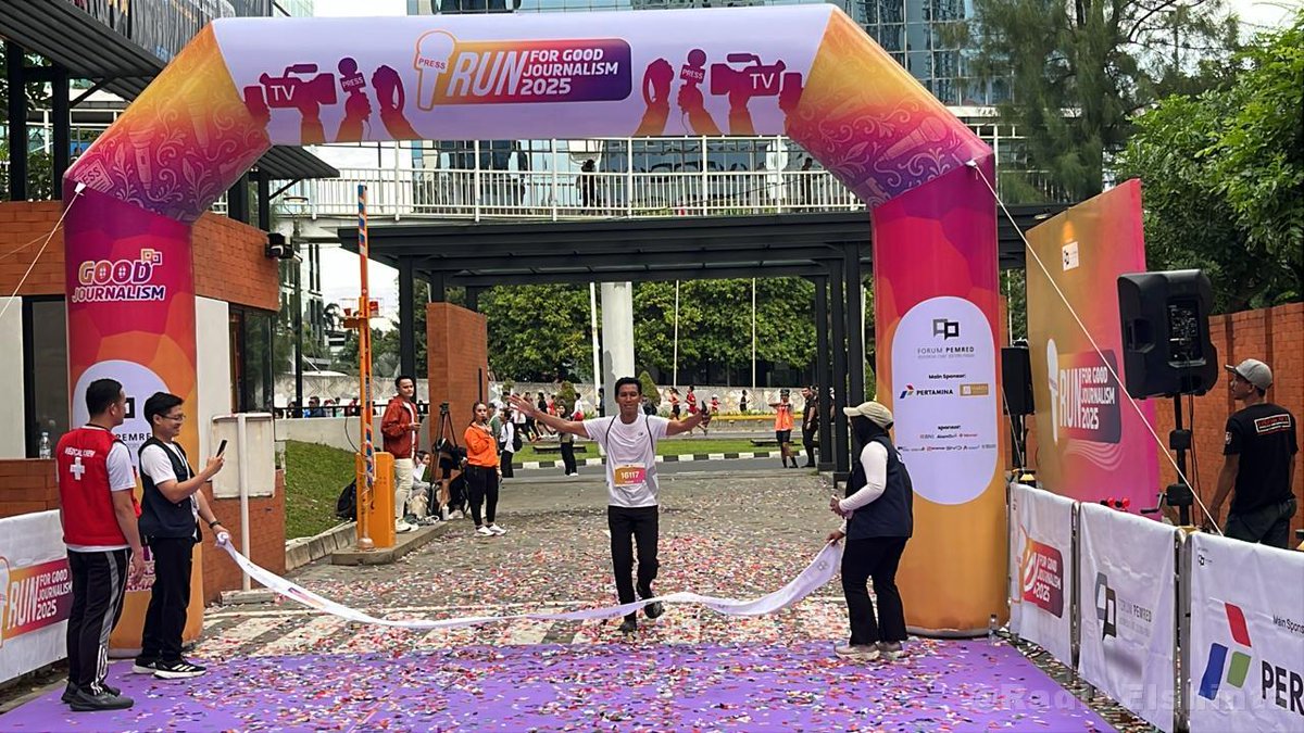 RadioElshinta's tweet image. Sejumlah peserta mulai mencapai garis finish pada ajang “Run for Good Journalist” yang digelar di Kampus Atma Jaya, Jakarta, Minggu (16/11) pagi. 📸Irf

#FunRun #run #Journalist #Atmajaya #jakarta