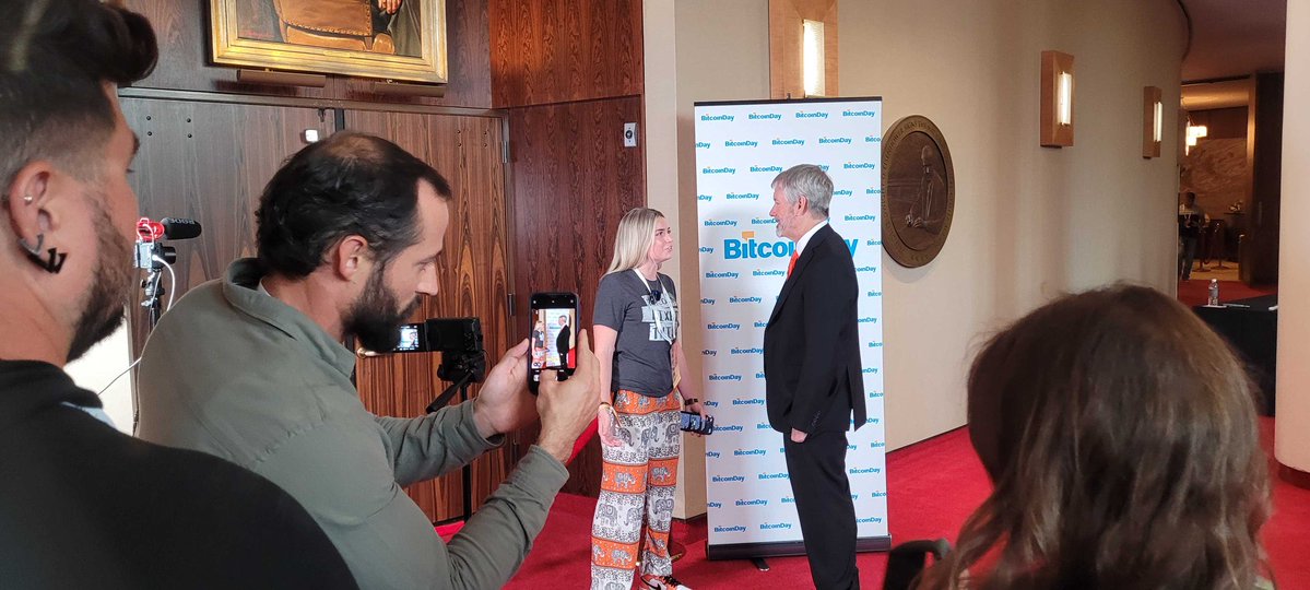 Been looking back at my time at BTC in DC lately… and honestly, I miss it more than I expected. The energy, the people, the conversations, all of it. Crazy how certain moments stick with you months later. 🧡⚡️