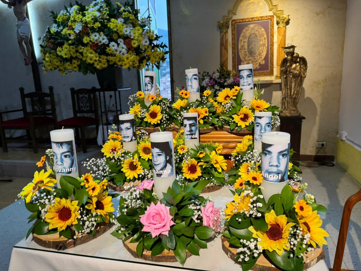En la Parroquia Nuestra Señora de la Inmaculada Concepción de Torcoroma, se realizó la Conmemoracion los 33 años de la Masacre de Villatina e #Medellín  Agradecimientos a la Junta de Acción Comunal de Villatina, Fundación Abrazando Historia <a href="/Jacques_Leon100/">JACQUES LEÓN BRACAMONTE</a> y  <a href="/victor5627ruiz/">Víctor Alfonso</a> 🧵