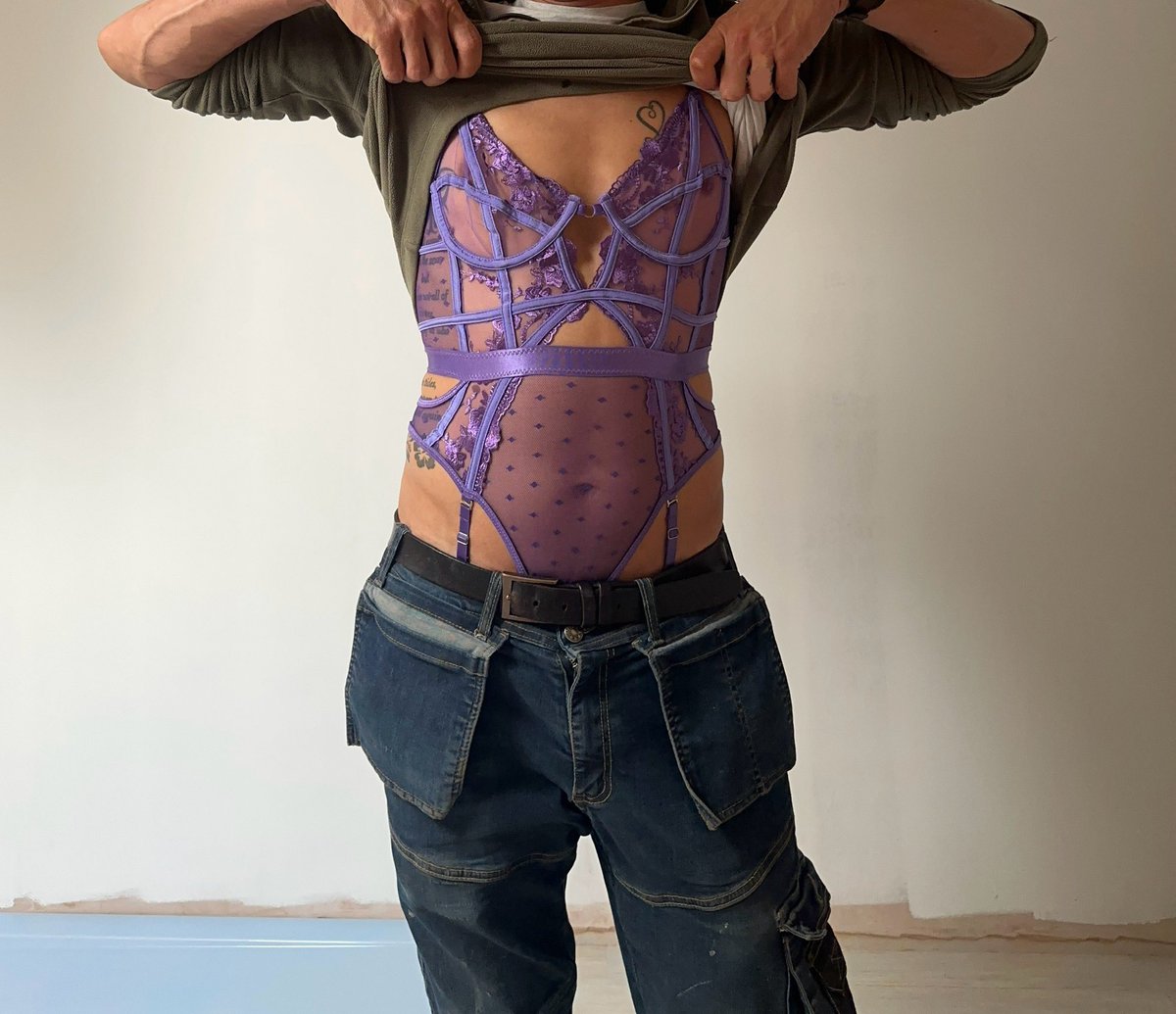 Yet another at work picture for you all today 😏 working on a Saturday made so much more fun with lingerie #lingerieatwork #onthetoolsinlingerie #lingerie #lingeriepost