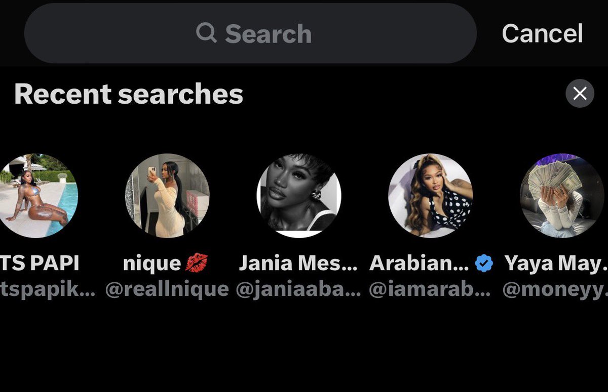 yayasoslimee's tweet image. seated