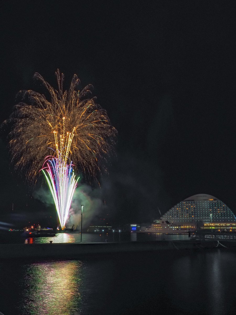 〜ぶらりフォト【兵庫】神戸みなとHANABI①④〜

"HANABI「ロマンチシズム」

OLYMPUS E-M1
OLYMPUS M.12-40mm F2.8 PRO
#みなとHANABI2025