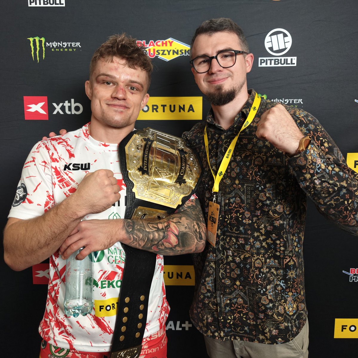 Imponujący występ, pełen klasy wywiad w klatce 👏

Zasłużonego świętowania, <a href="/kaczmarczykmma/">Patryk Kaczmarczyk</a>! 🍻