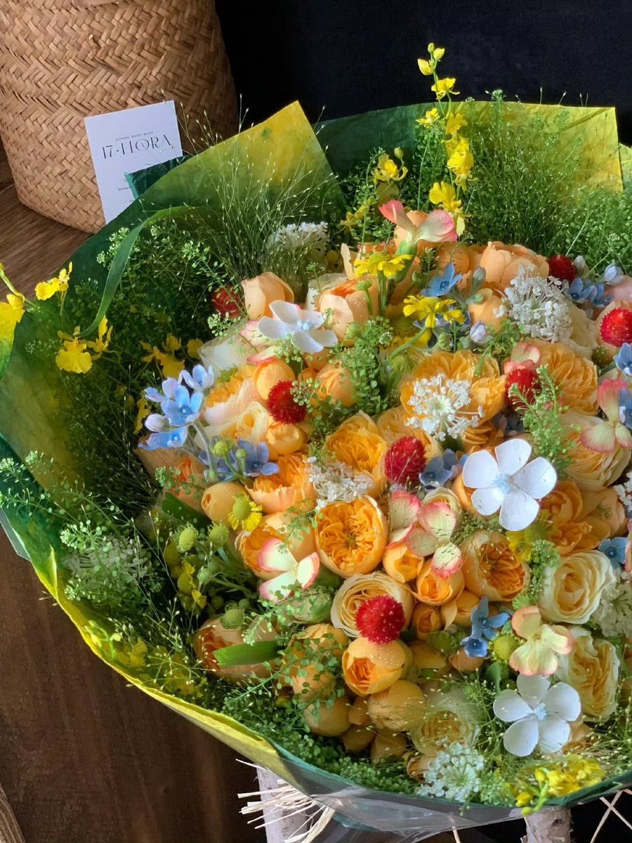 greendreaams's tweet image. flowers 💚