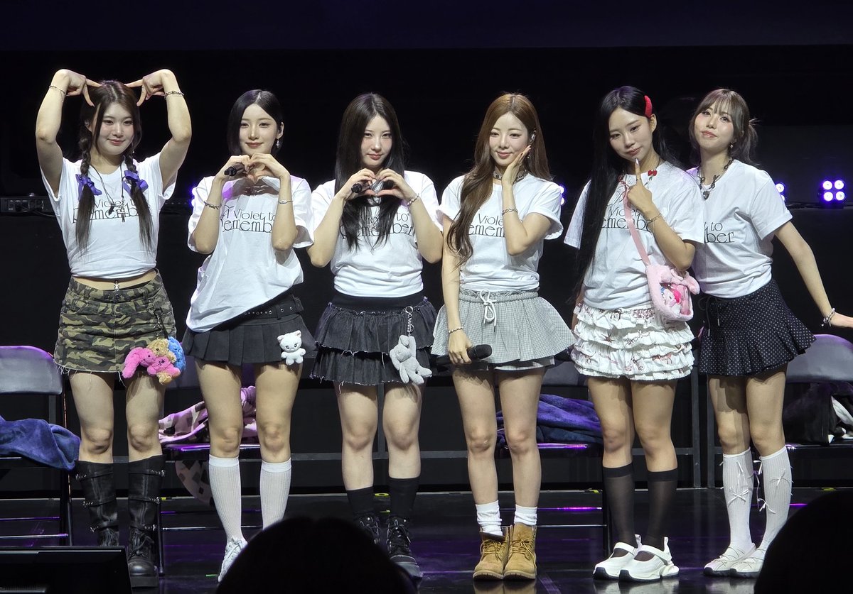 https__loona's tweet photo. Purple Kiss A Violet to Remember in Seoul Thread https://t.co/iFXLOT9SJY