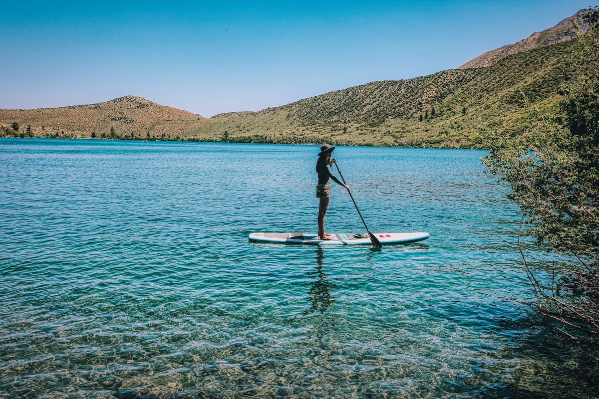 standuppaddletv's tweet image. Crystal-clear water, mountain air, and total calm — paddling days don’t get better than this. 🏔️🌊

📍 Convict Lake, Mammoth Lakes
Photo: Mick Haupt
 
#supconnect #paddleboarding #standuppaddle
Enter our photo contest and share your photos: supconnect.com/photo-contest-…