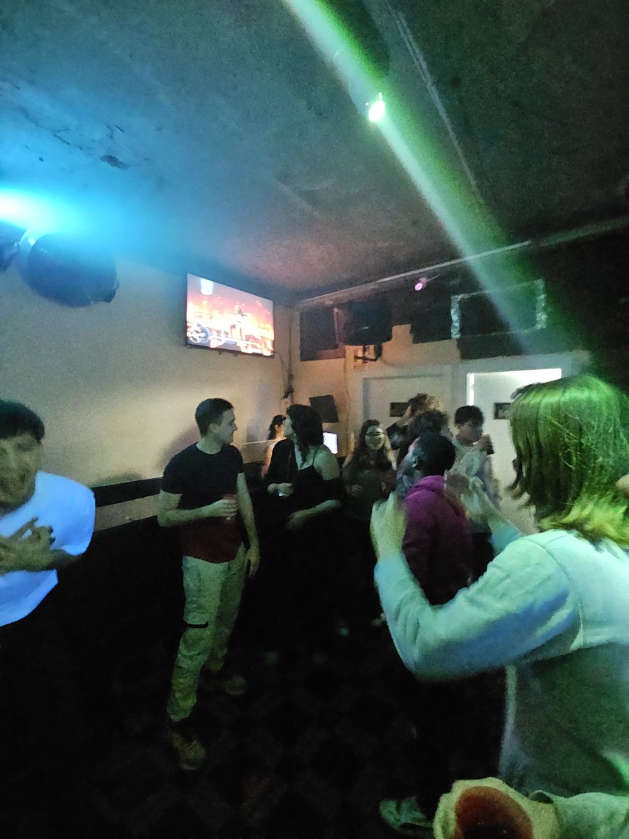 jestem w losowym klubie w madrycie ciekawe kiedy przestanie grac bad bunny