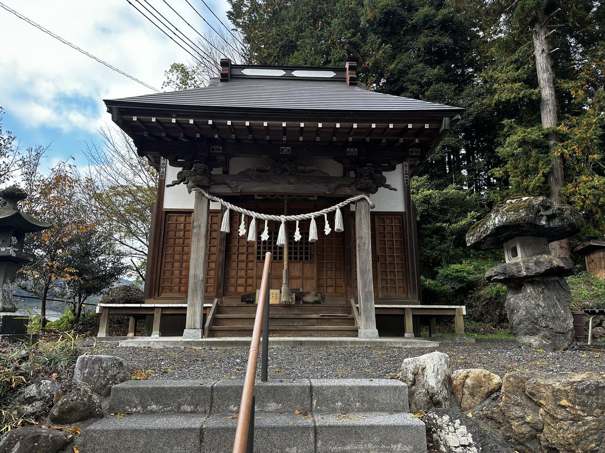 ouka9999's tweet image. 借宿神社。
狛犬が可愛い神社です！
#RTJ #借宿神社　#ツーリング