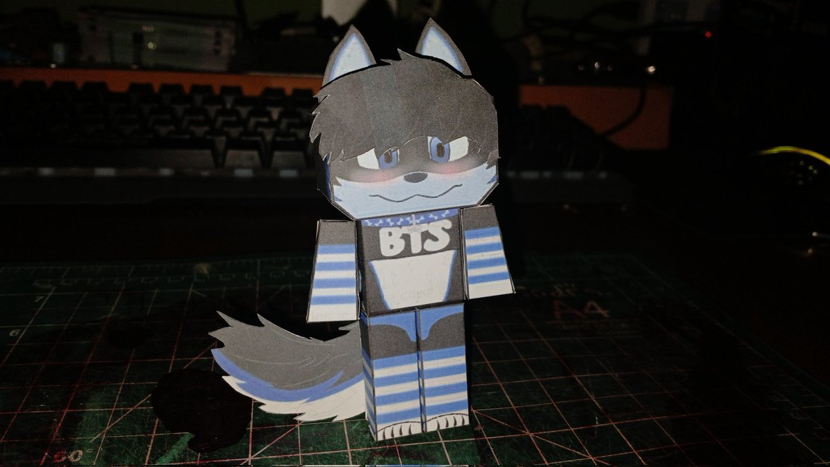 Yex_G204_xwx's tweet photo. 🔶️Papercraft, para @JoshuaChevrolet
Cuteeee jsjs ✨️
🔷️Recomendaciones!
🔹️[Papel],▪️Cartulina/Papel Normal
🔹️[Pegamento],▪️Blanco,Barra,Liquido
🔹️[Recortar],▪️Tijeras/Cutter/Exacto
🔹️[[Mucha Paciencia...! 🧨✨️]] https://t.co/o5OedUqycV