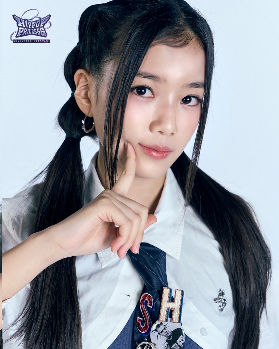 sooinista's tweet image. LEE SEOHYUN

- ROSÉ of BLACKPINK
- Loopy

#LeeSeohyun #이서현