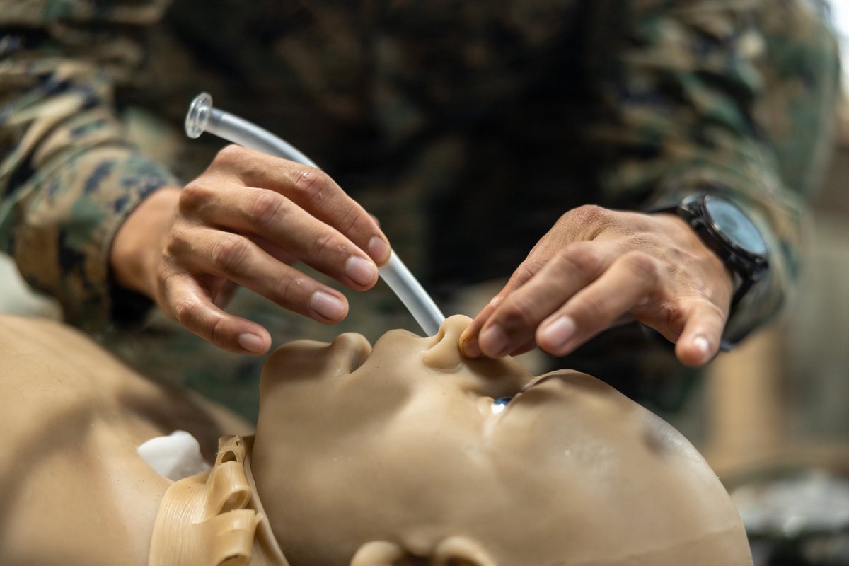 22nd_MEU's tweet image. 📍Caribbean Sea

#marines with Combat Logistics Battalion 26, 22nd Marine Expeditionary Unit (Special Operations Capable), conduct tactical combat casualty care training aboard the USS San Antonio, on Oct. 19, 2025.

@USMC 📸

@Southcom @DeptofWar