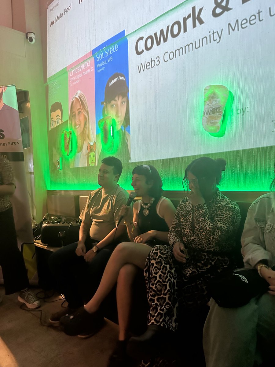 Latinos in da house 🩷