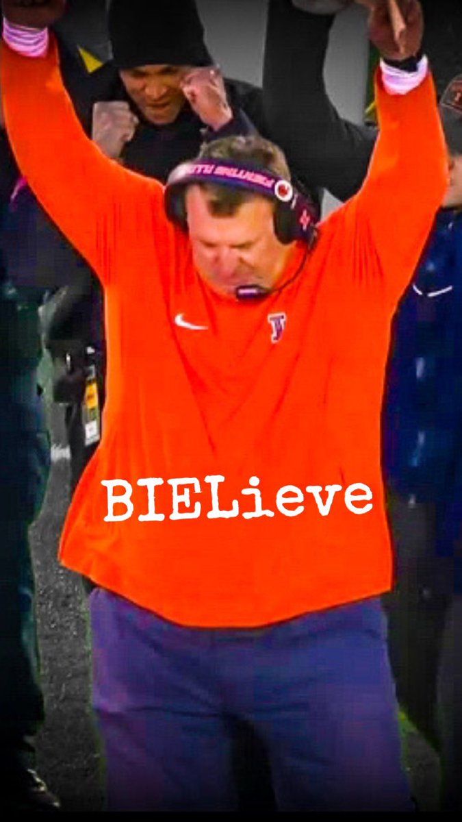 traceywilson67's tweet image. Let’s check in on the two head coaches almost a year later from the Cheez-It bowl and see how they’re doing?? @IlliniFootball @GamecockFB