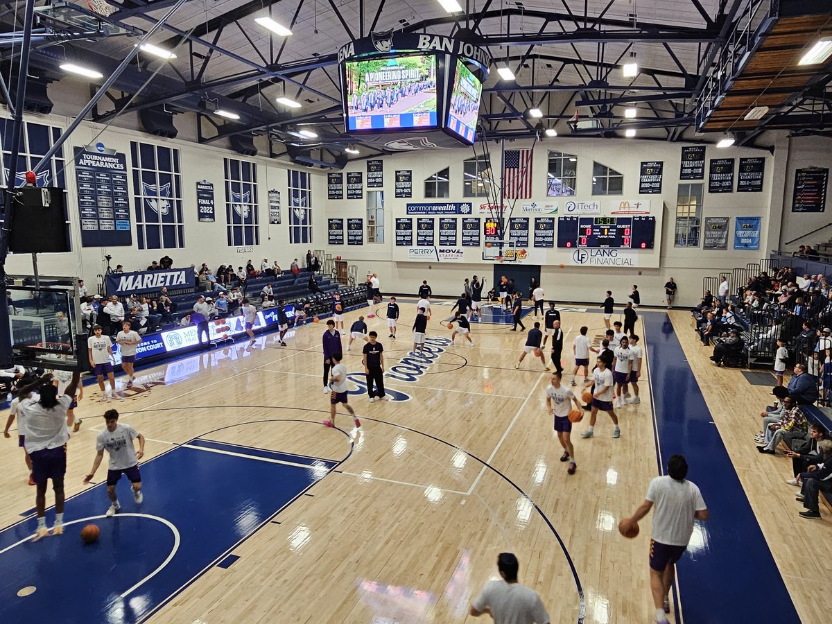 Warm ups underway for tonight's Shrine Tournament championship game.

Marietta/Cal Lutheran set to tip at 8:05 EST.

#d3hoops