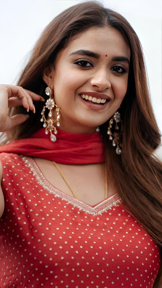 GaneshKeerthy's tweet image. Gud mrg CUTIE 😘✨
@KeerthyOfficial 🙂
Happy Sunday #KeerthySuresh