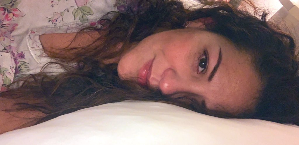 Sigo en reposo  !! Ustedes que hacen? 😌🤷‍♀️
