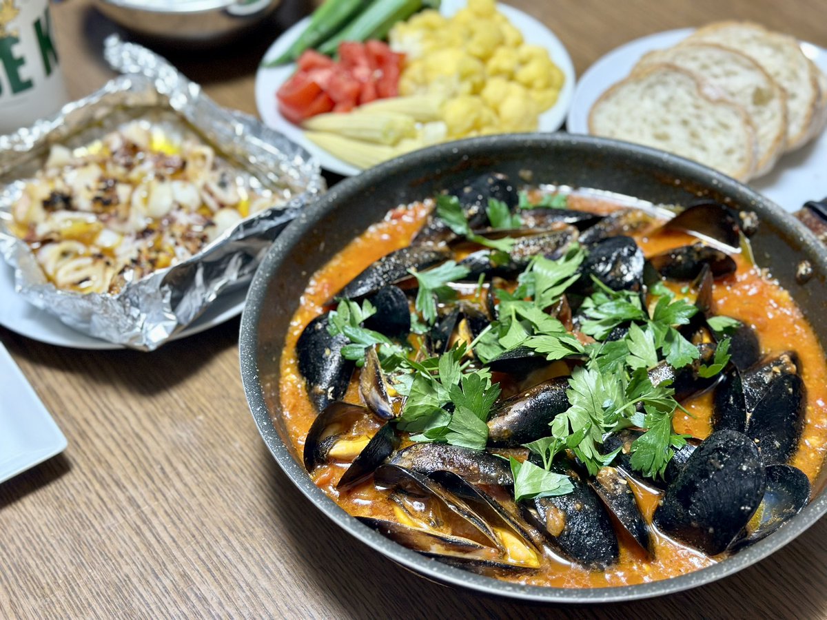 生ムール貝ふわふわしてて美味しかった
下処理ちょい面倒だけど蒸す貝の中で1番美味しい