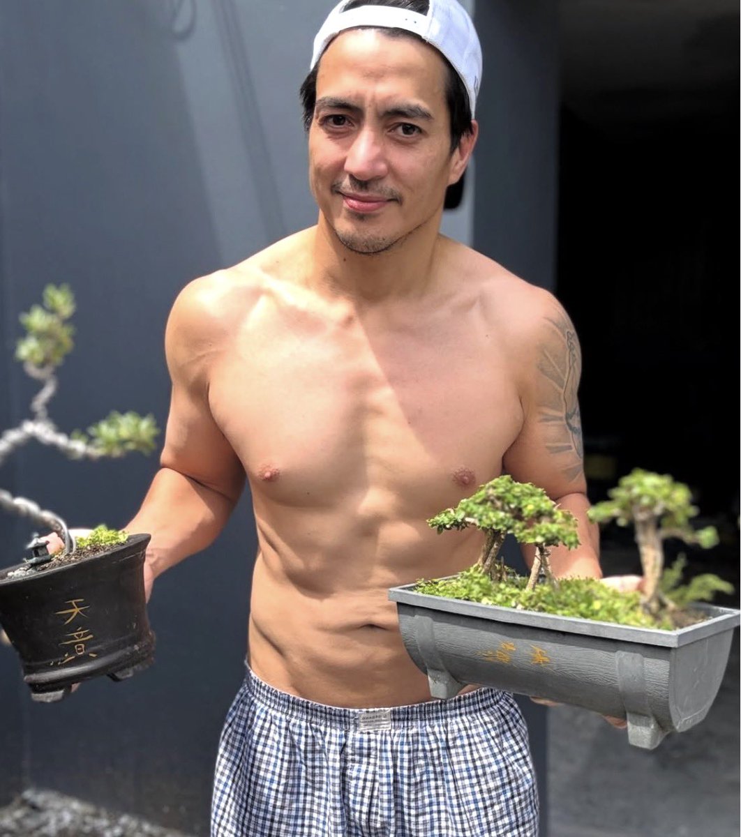 Daily Hot Dudes tweet media