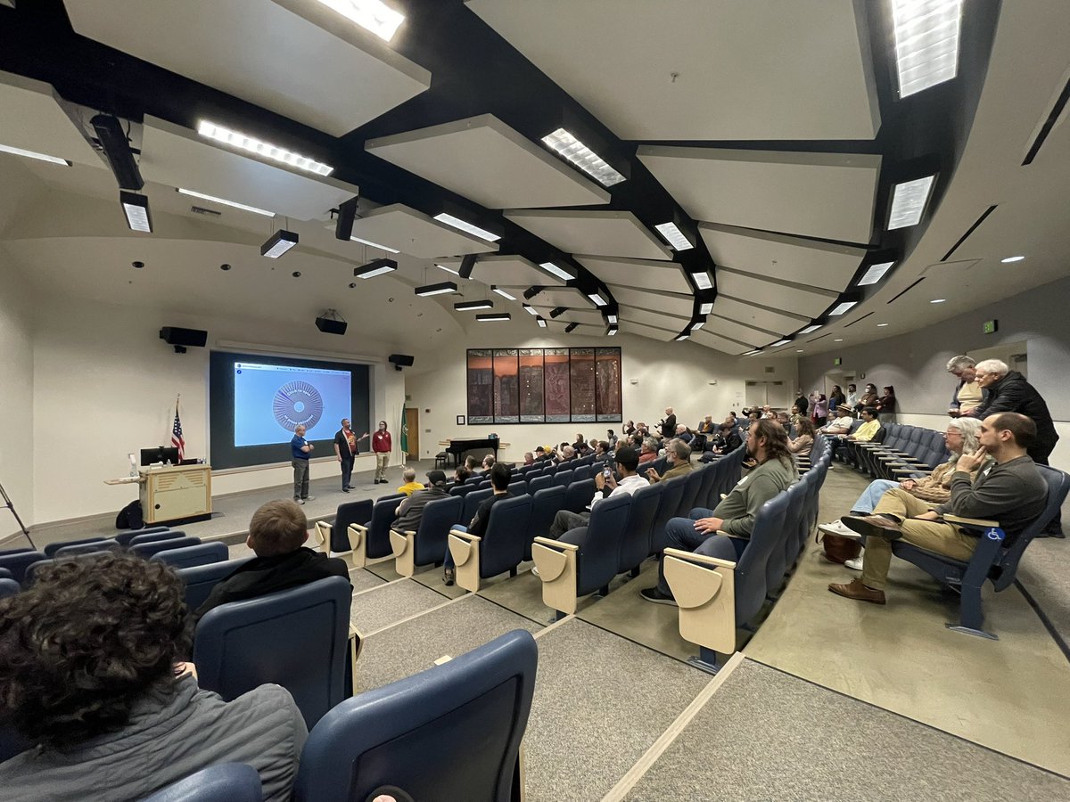 ReviewMyDB's tweet image. Closing comments and raffle after a day of learning and networking…
#SQLSaturday #SQLServer #SQLSatOregon
@sqlsatofficial @OregonSQL