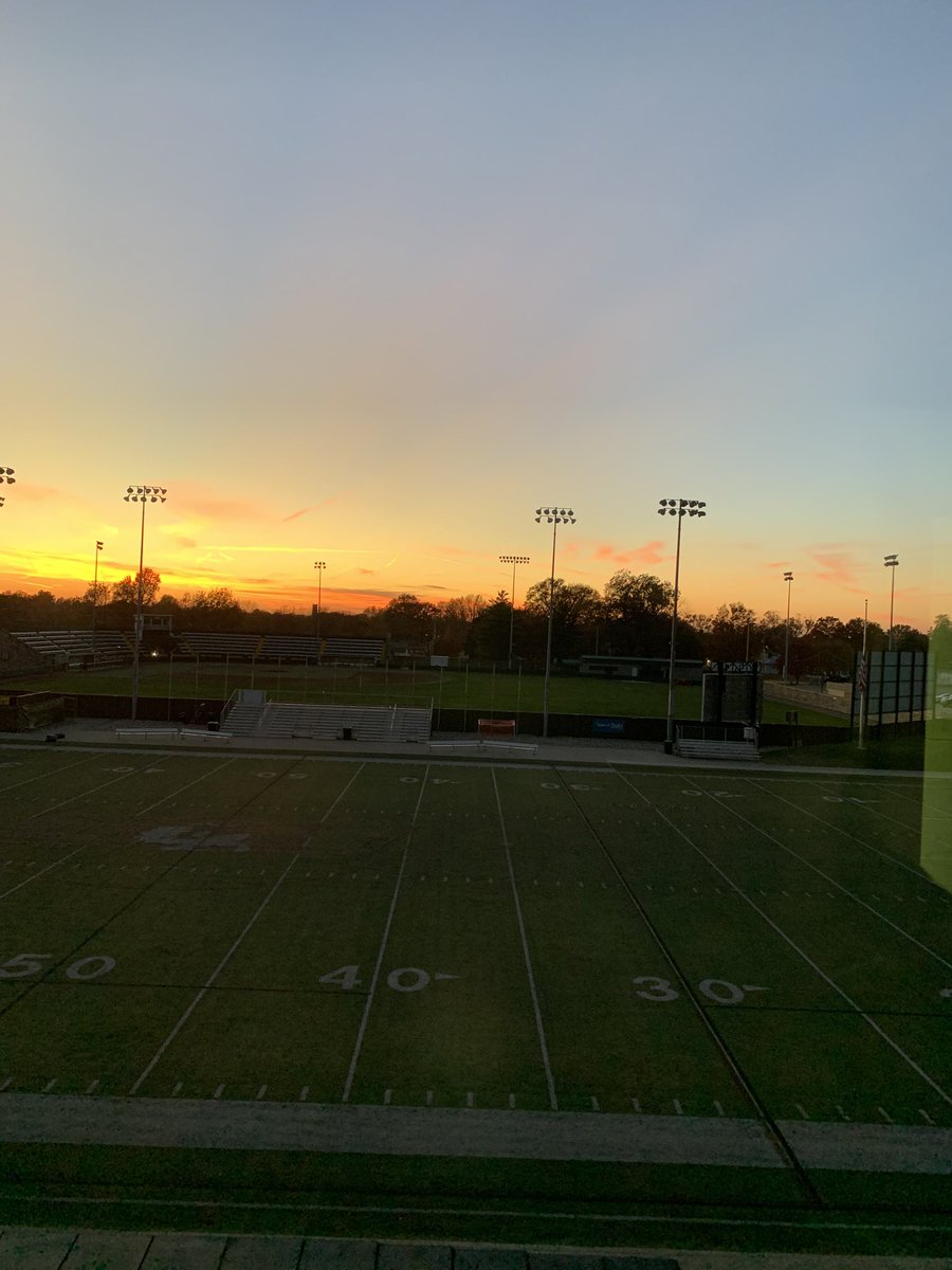 Sun sets on the season with a perfect Senior Day. Proud of this group and their fight to get to 6️⃣ wins.  Forever grateful for our seniors and the foundation they have laid!!!