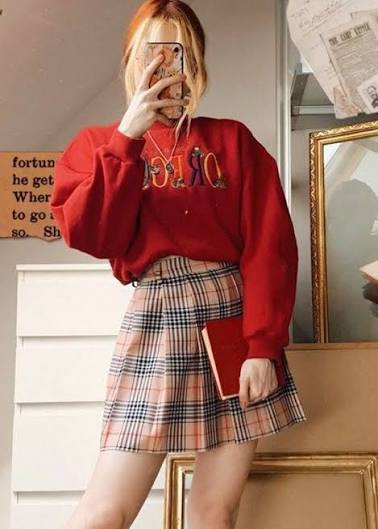 NightSavant's tweet image. reply for a color! I got green ❤️
-something you like
-an album
-a celebrity 
-an outfit