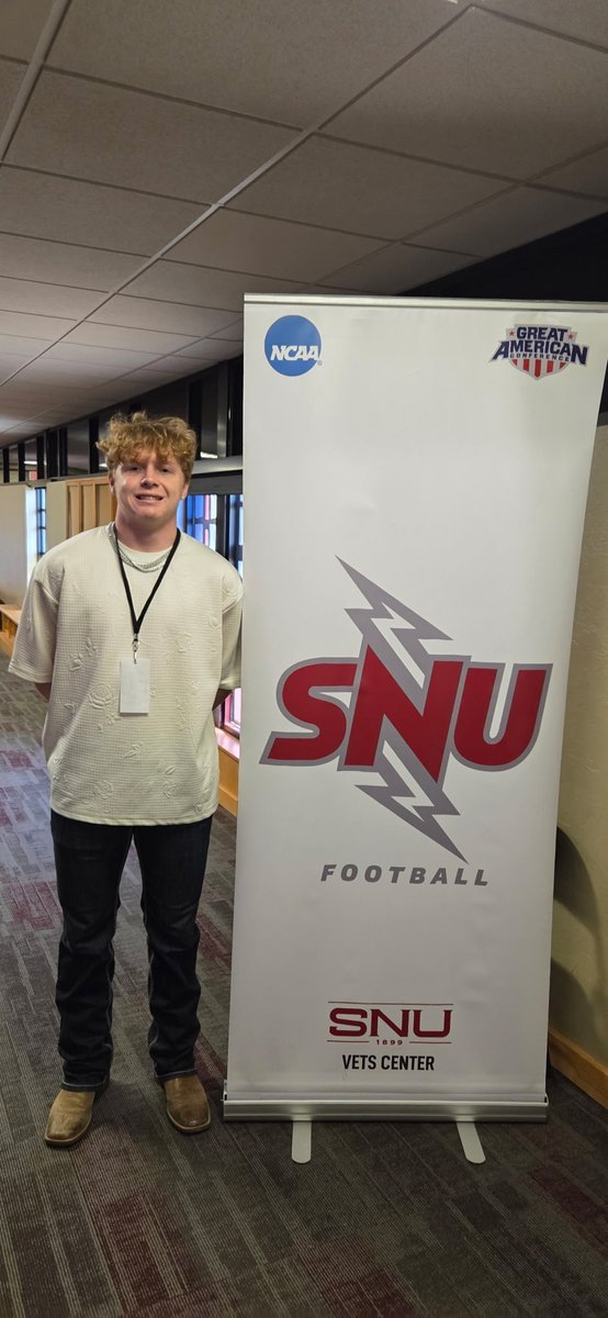 Chris_Jacques07's tweet photo. Was blessed to go on a game day visit. Thank you, @SNUFootball, for having me. Thank you, @CoachJHumphries, for inviting me. I had a great time.
@_CoachTrevino 
@LoriLwilson23 
@LytleFootball https://t.co/bUHV5vQE3A