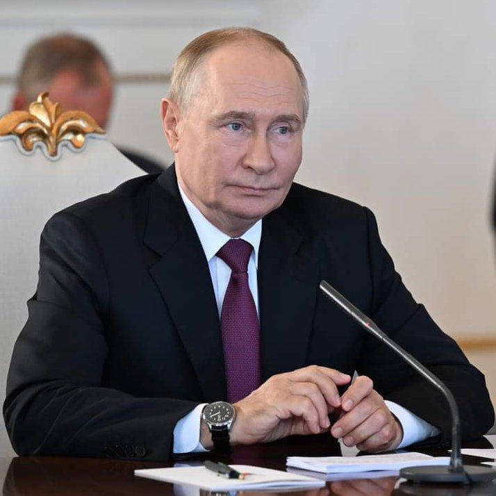 airnewsalerts's tweet image. Russian President #VladimirPutin and Israeli PM #BenjaminNetanyahu held a phone call yesterday to discuss a wide range of Middle East developments, with a strong focus on #Gaza, Iran’s nuclear programme and the situation in #Syria.

#Russia  #Israel

(File Pics)