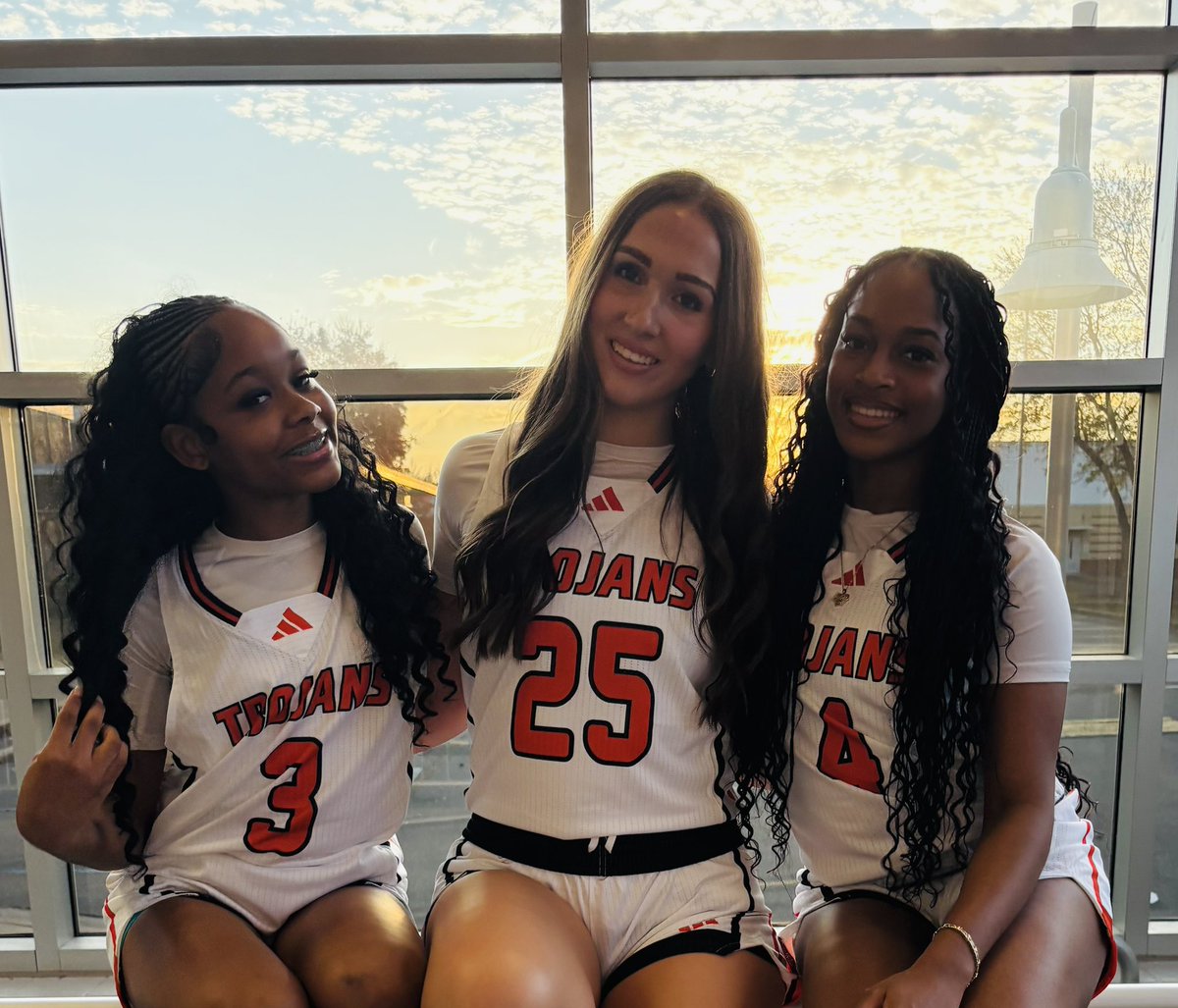 The last ride SR year!
<a href="/KenzieOrtscheid/">MacKenzie Ortscheid</a> 
Yr 1 for <a href="/skylarbhooping/">Skylar Burton</a> 
Yr 2 for <a href="/kenslielittle_4/">Kenslie Little</a>