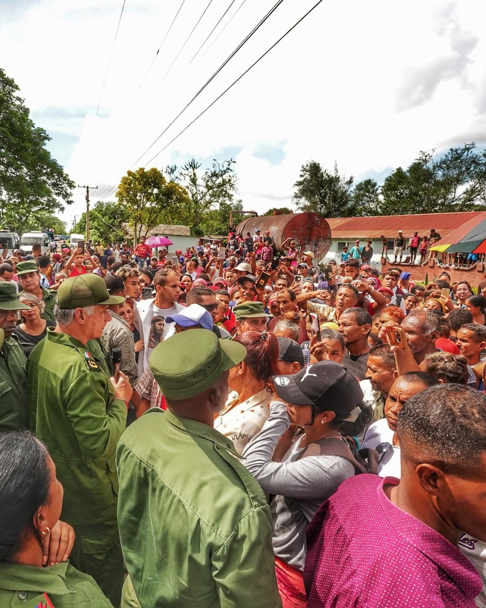 <a href="/DiazCanelB/">Miguel Díaz-Canel Bermúdez</a> La solidaridad de la mayoría de los pueblos y gobiernos del mundo hacia Cuba es inmensa. Los países del #BRICS y otras hermanas naciones nos brindan su ayuda para recuperarnos lo más pronto posible. #Cuba #NoAlToque #SolidarityNotSilence
#LaLuchaNoHaCesado
x.com/DanielMFons/st…