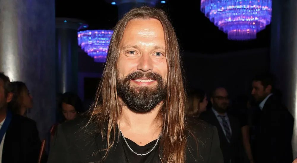 WORLDMUSICAWARD's tweet photo. Billboard's Greatest songwriters of the 21st century, based on Hot 100 hits:  
#1. #MaxMartin 
#2. #DrLuke 
#3. #Drake 
#4. #TaylorSwift 
#5. #Beyoncé 
#6. #MikkelEriksen 
#7. #TorHermansen 
#8. #Shellback 
#9. #Cirkut 
#10. #BrunoMars https://t.co/KvN3GfgSVL