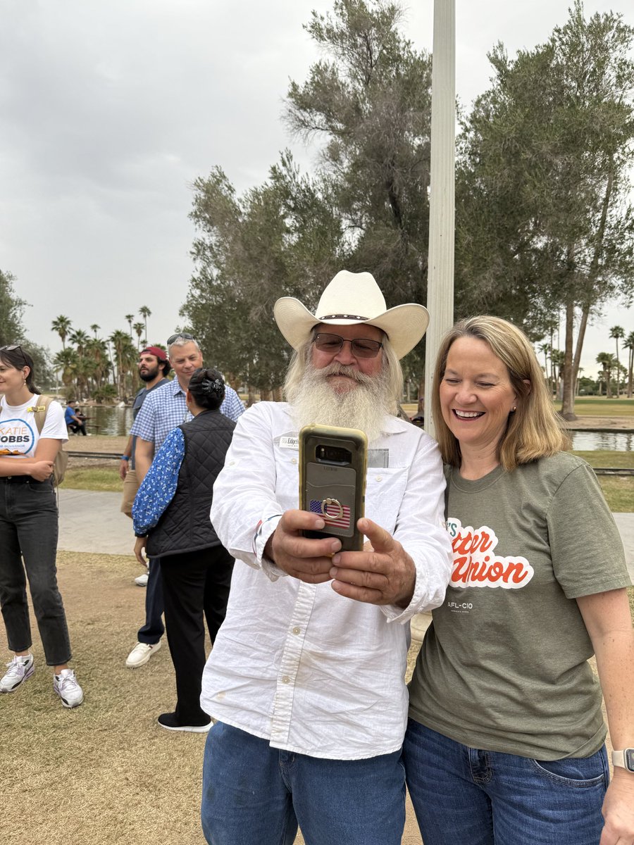 krismayes's tweet image. Loved spending time at the Teamsters Local 104 Appreciation picnic today. We talked about my successful efforts as Arizona AG to defeat the Kroger-Albertson’s merger, our fight against the illegal tariffs and our efforts to protect union jobs. #unionstrong #workerprotection #Jobs